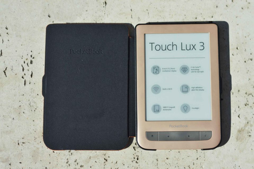 Etui shell w kolorze czarnym do czytników PocketBook 615 Basic Lux, PocketBook Basic 3, PocketBook Basic Touch oraz PocketBook 626(2) Touch Lux 3 od środka