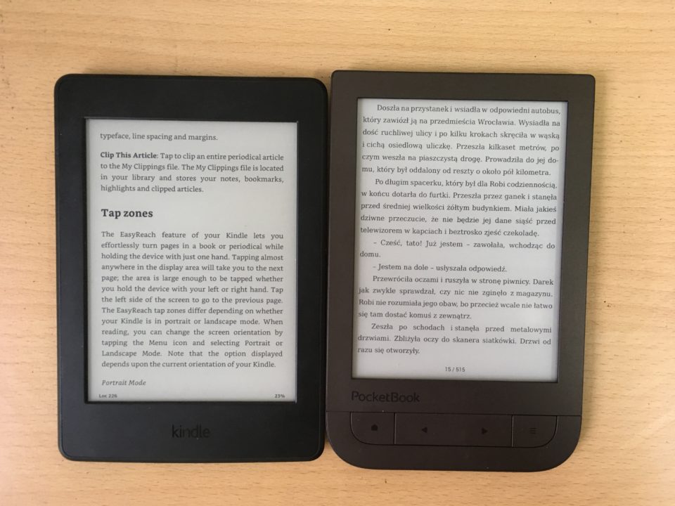 porównanie ekrnaów czytników Kindle Paperwhite 3 i PocetBook Touch HD 2