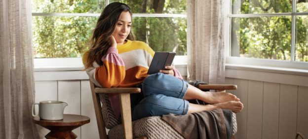 Czytnik e-booków Kindle Oasis z regulacją barwy podświetlenia