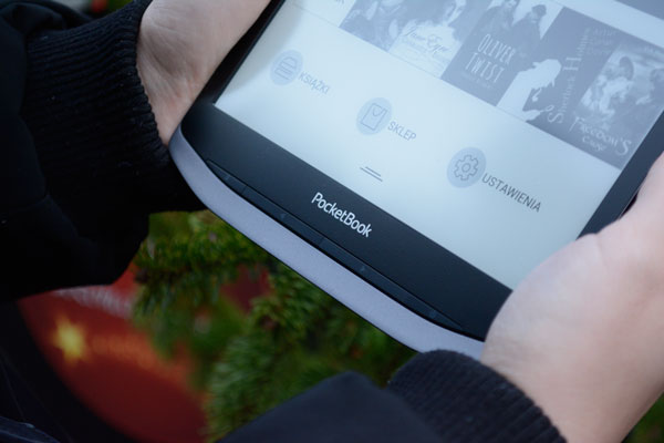 Czytnik e-booków PocketBook Inkpad X został wyposażony w trzy funkcjonalne przyciski fizyczne,