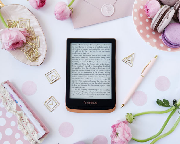 Czytnik e-booków idealny dla kobiety na dzień kobiet 8 marca.