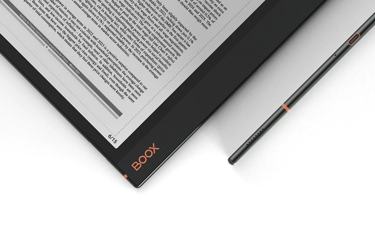 Czytnik Onyx Boox Note Air 3 - zbliżenie na ekran i rysik