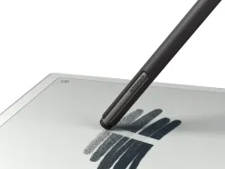 Elektroniczny notatnik reMarkable Paper Pro Move i rysikiem z gumką